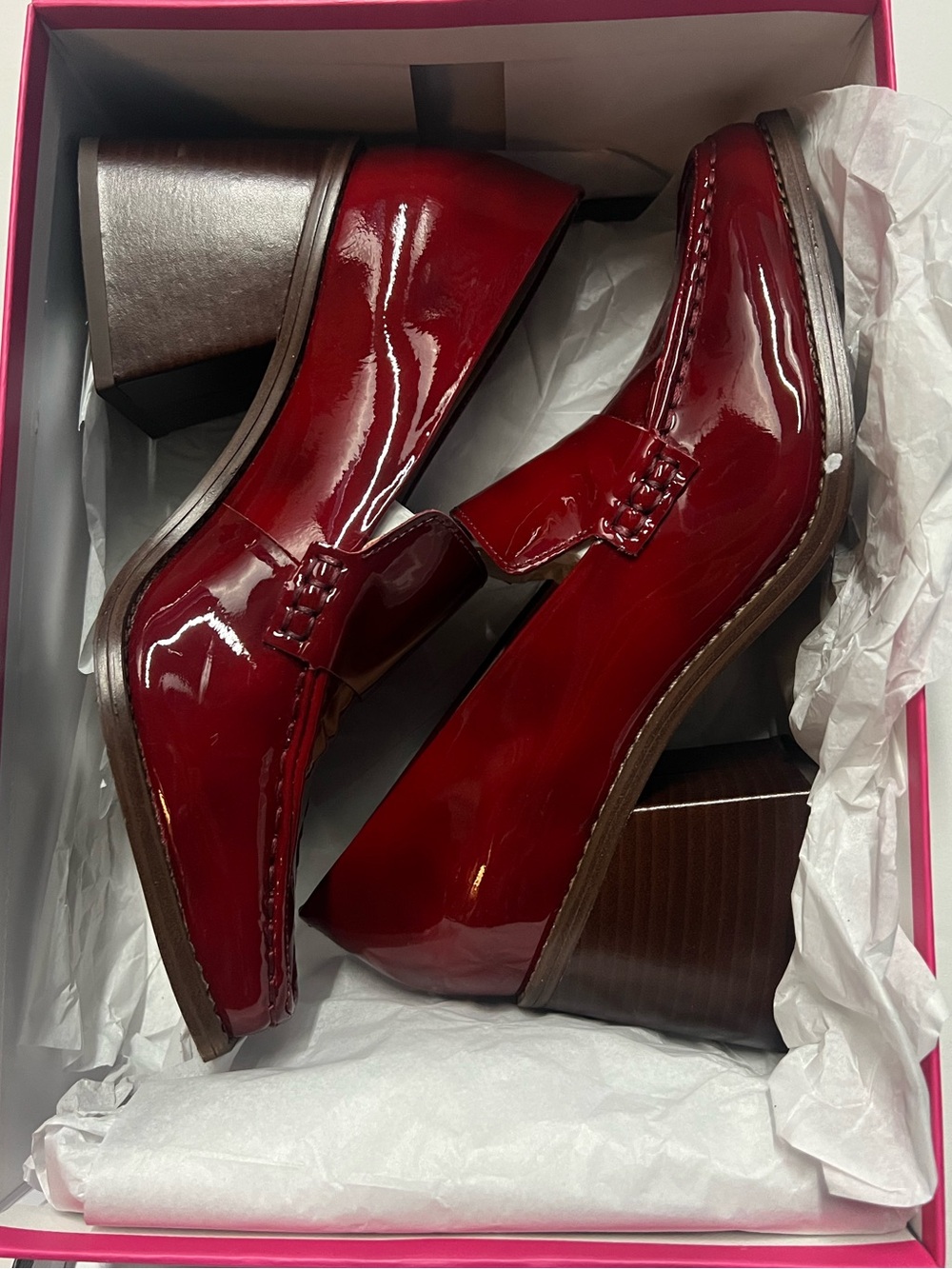 NIB Vince Camuto Segellis Red Currant Brushed Patent Leather Loafers - Picture 3 of 12